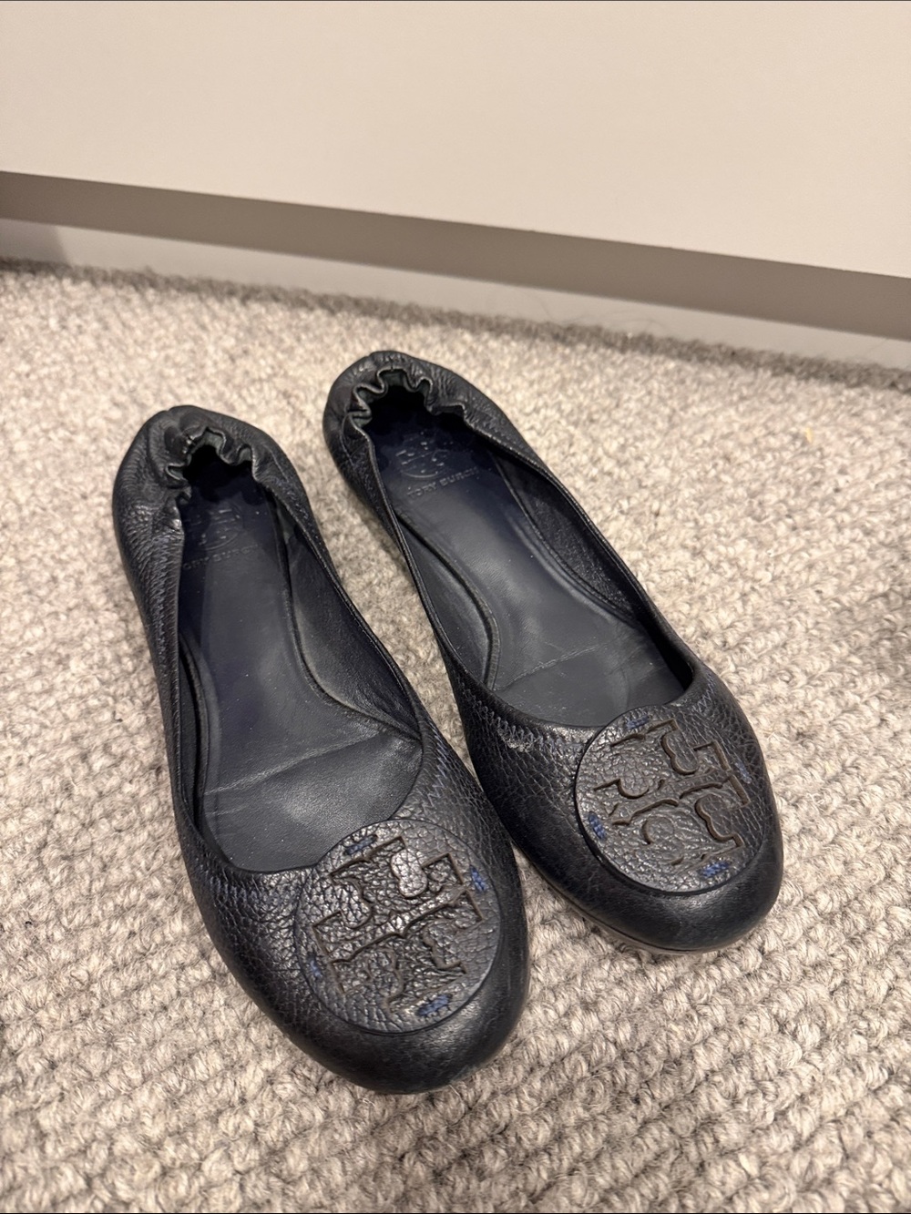 Tory Burch Black Pebbled Leather Logo Ballet Flats
